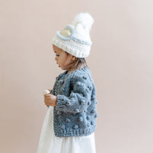 Load image into Gallery viewer, Girl&#39;s cream colored winter hat
